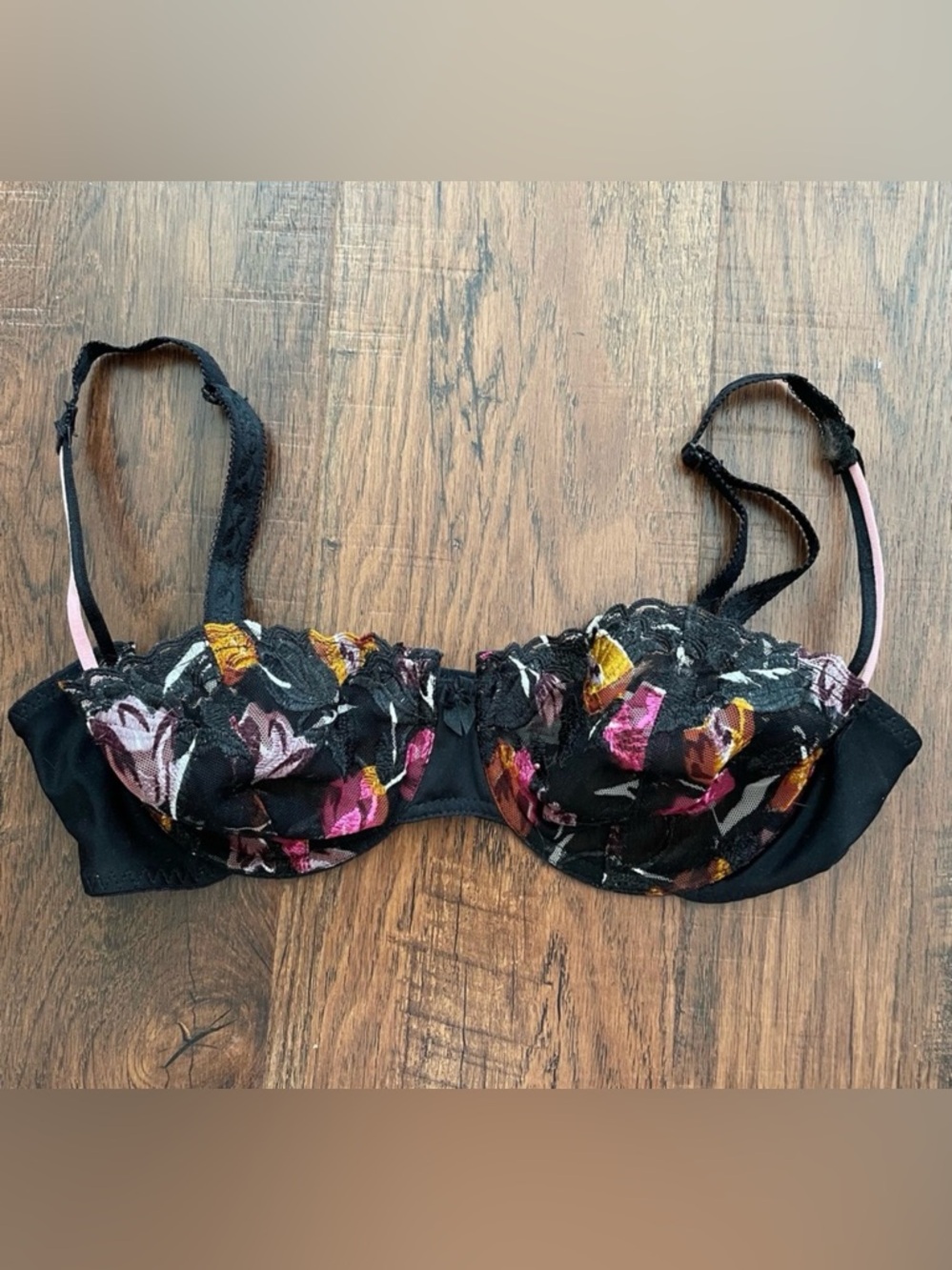 VALEGE Lingère underwire bra, made in France size 90B, US 34B - NWOT